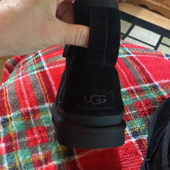 UGG BOOTS - Picture 5 of 8